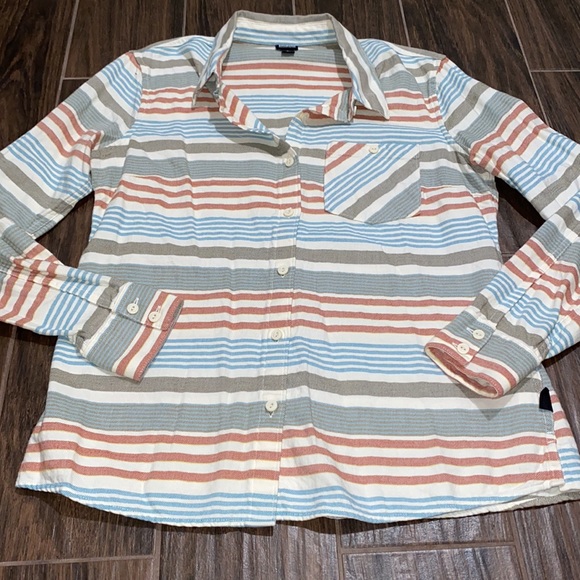 Patagonia striped button up blouse - Picture 2 of 7